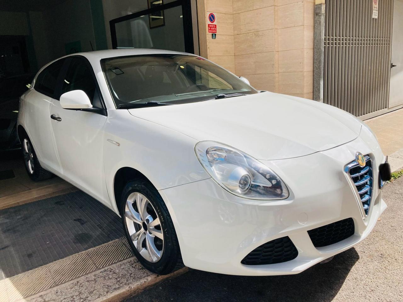 Alfa Romeo Giulietta -X NEOPATENTATI- 2011