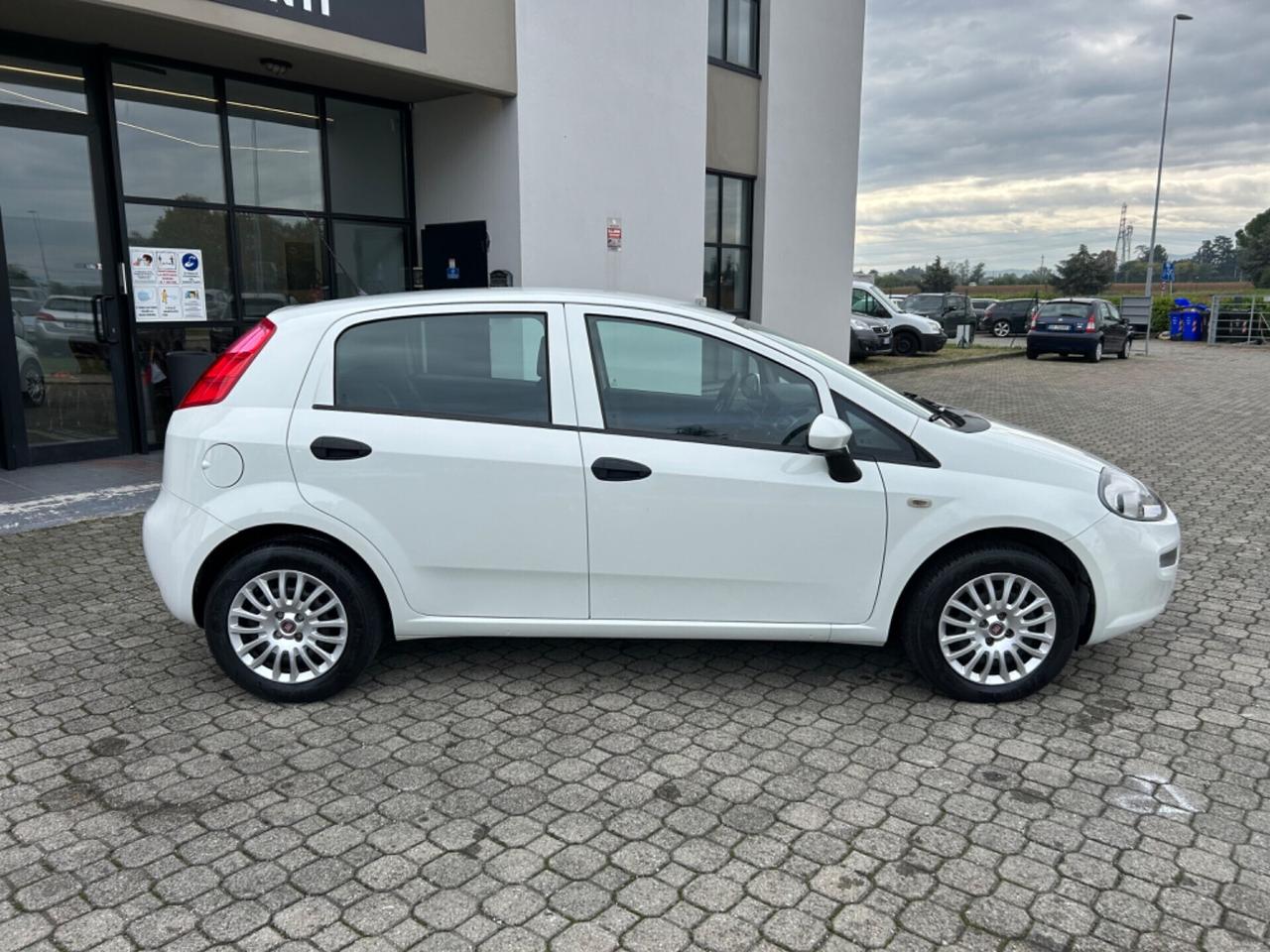 Fiat Punto 1.4 5p. GPL |90000 KM!|NEOPATENTATI