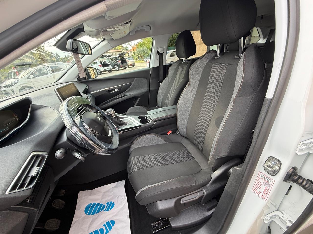 Peugeot 5008 -1.6 Diesel 120 cv-Gancio Traino