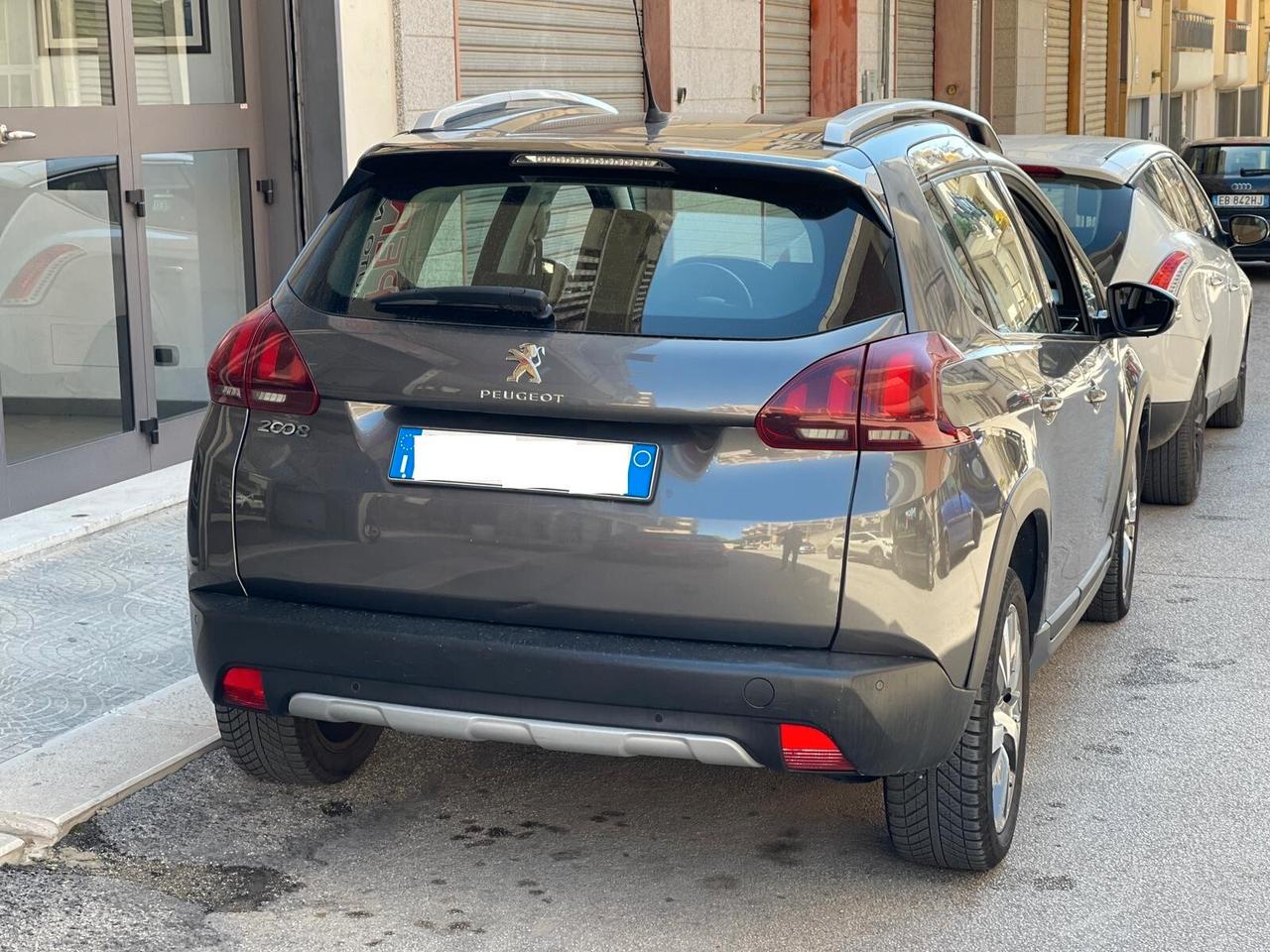 Peugeot 2008 BlueHDi 100CV Allure *FULL*