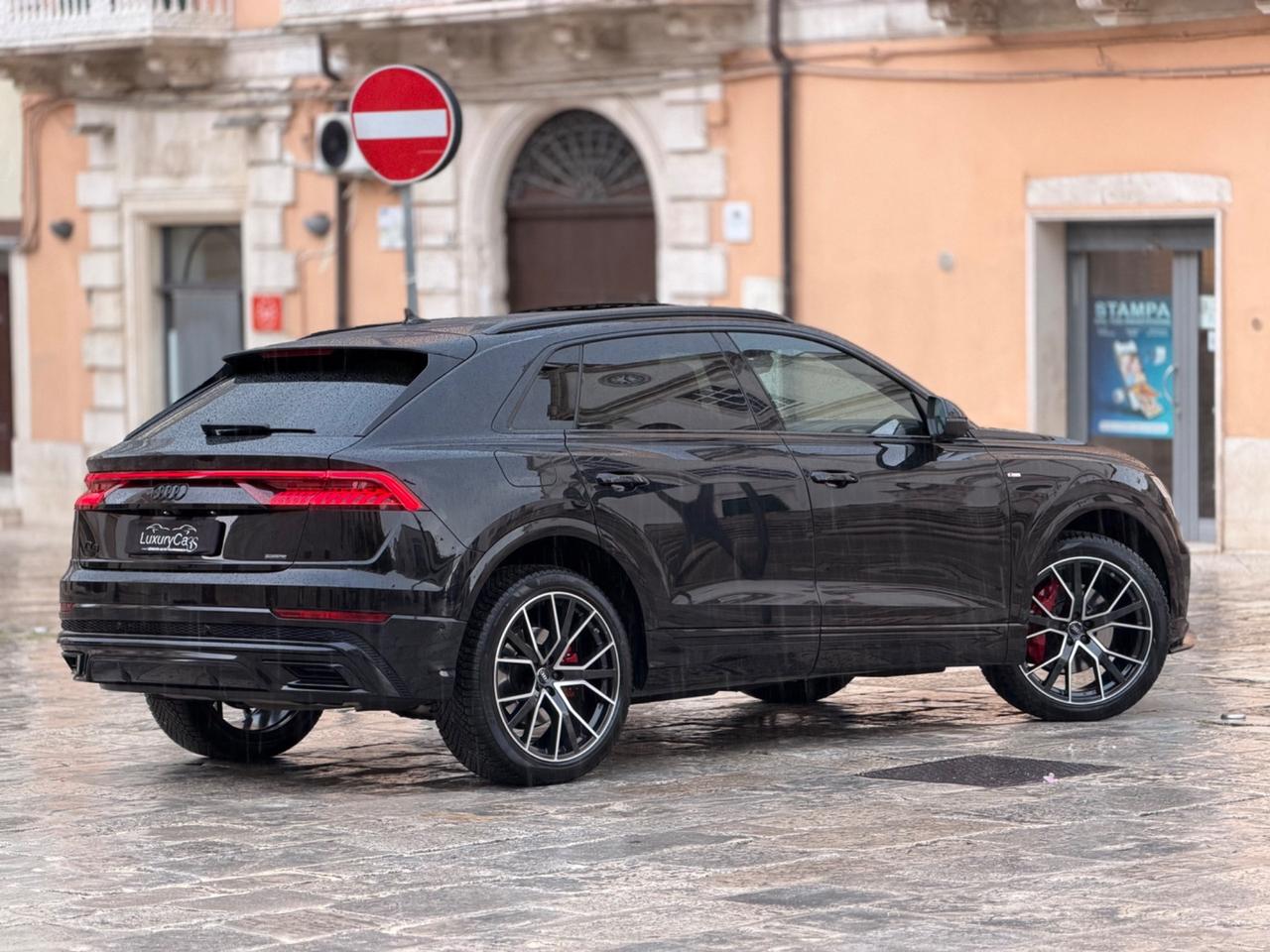 Audi Q8 50 TDI 286 CV QUATTRO S LINE EDITION TETTO MATRIX LED