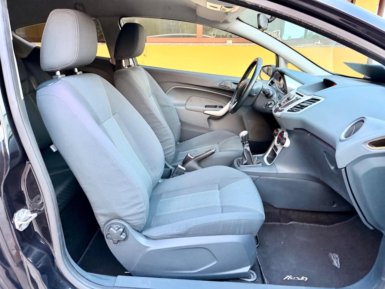 Ford Fiesta 1.4tdci 50kw Titanium OK NEOPATENTATI