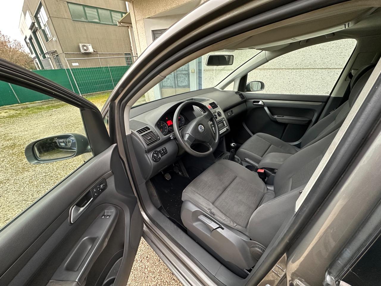 Volkswagen Touran 1.5 TSI ACT Business BlueMotion Technology