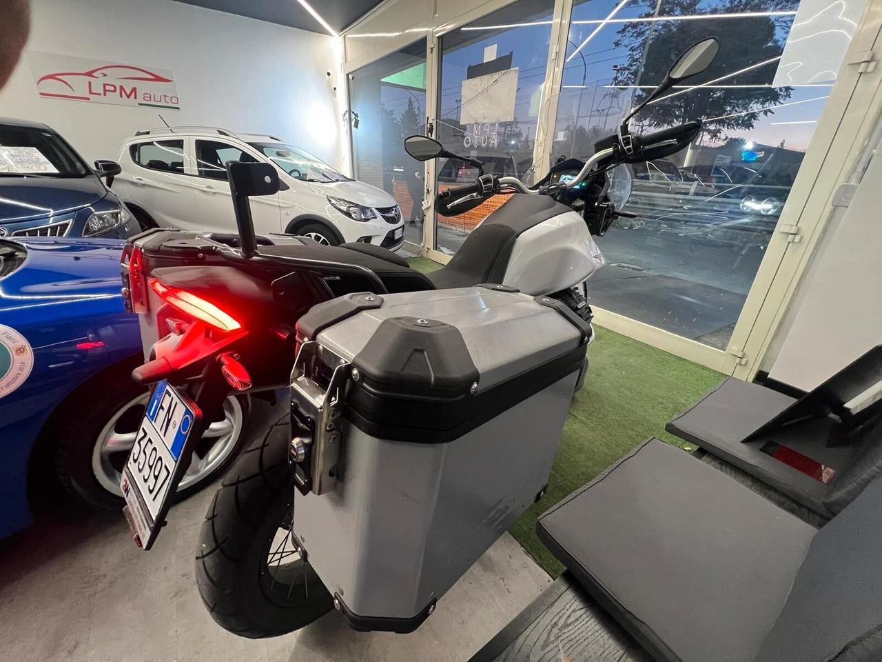 Moto Guzzi V85 TT KM 3.557 CERTIFICATI*NO VINCOLI FINANZ*UNIPRO ENDURO STRADALE ED LIMITATA