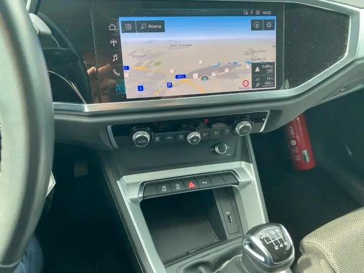 Audi Q3 35 TFSI Business
