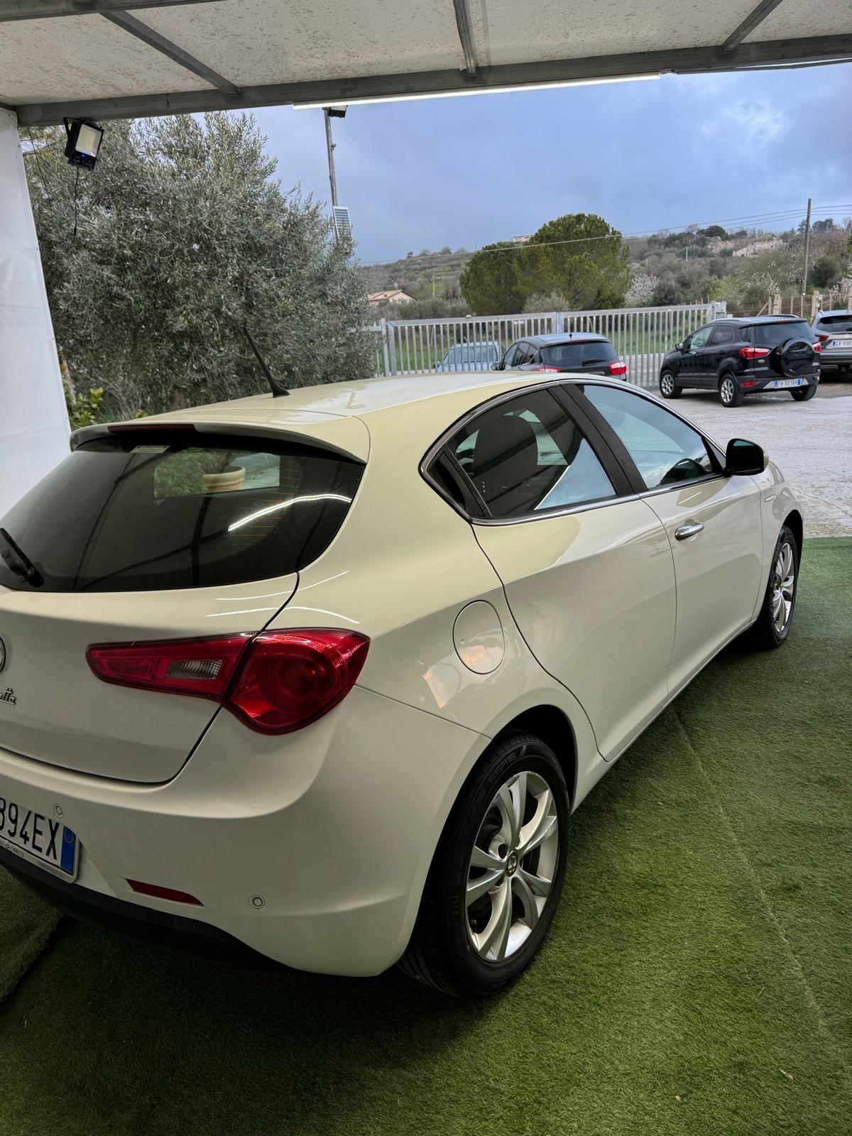 Alfa Romeo Giulietta 1.6 JTDm-2 105 CV Distinctive