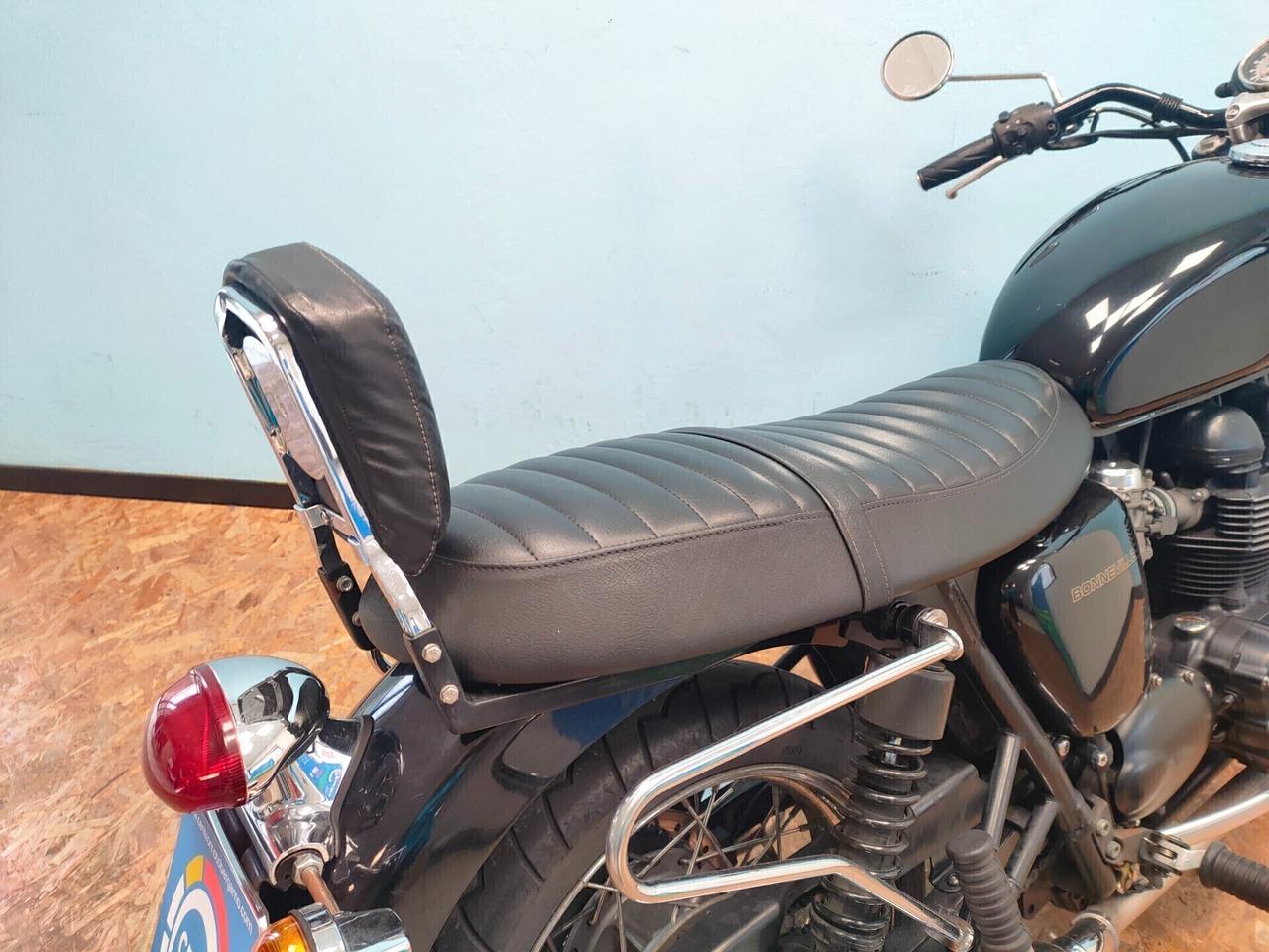 Triumph Bonneville 800: l'intramontabile scrambler