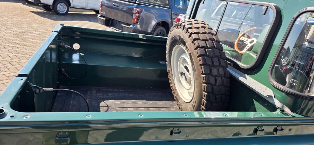 LAND ROVER DEFENDER 90 TD5 PICK UP