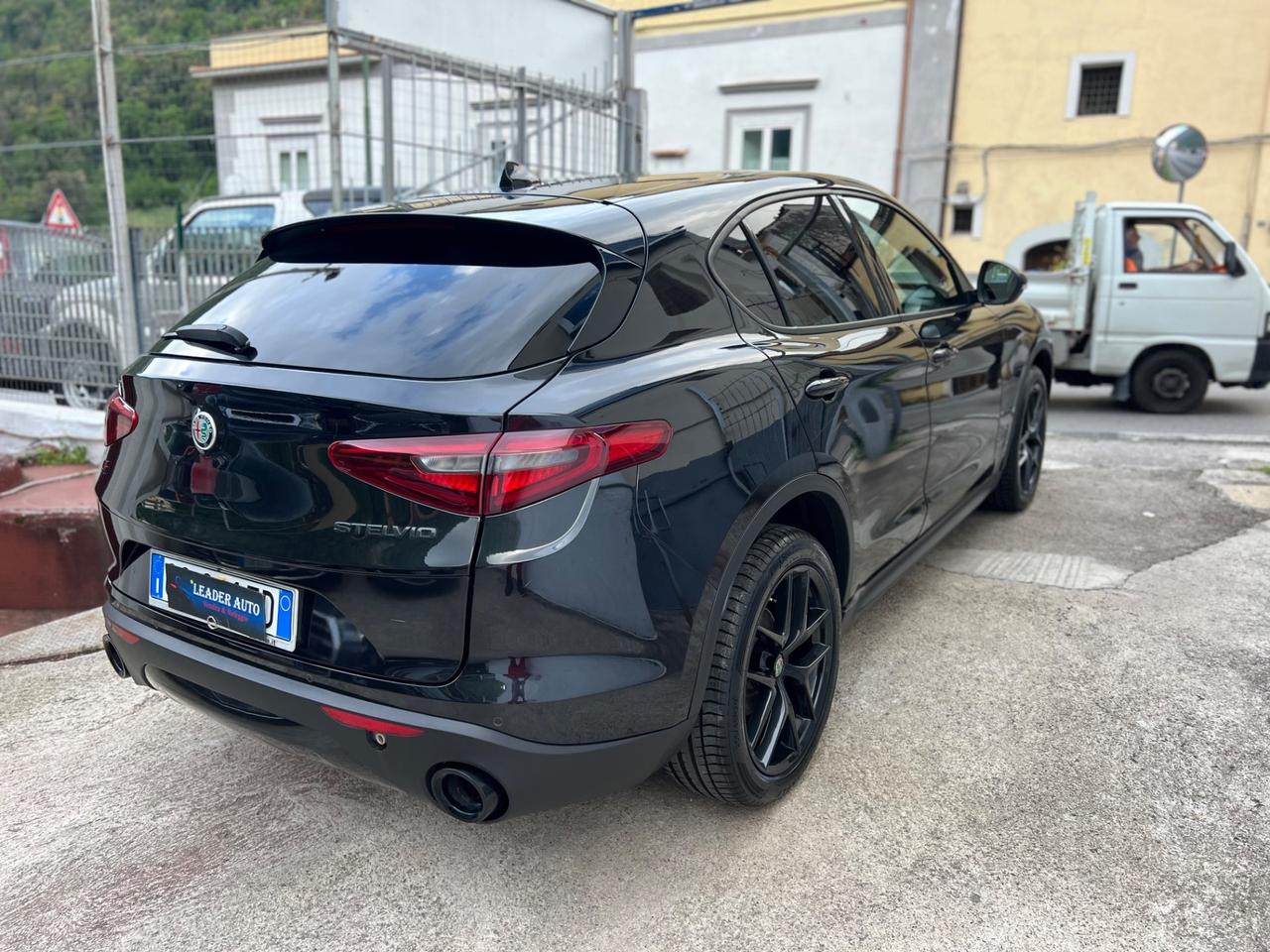 Alfa Romeo Stelvio 2.2 Turbodiesel 190 CV Q4 Sprint - TOTAL BLACK