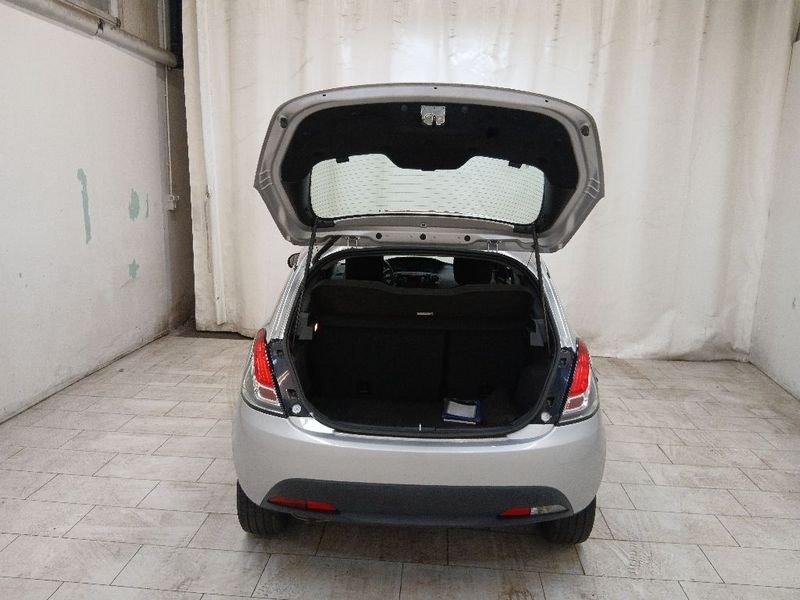 Lancia Ypsilon 1.2 Silver Gpl 69cv