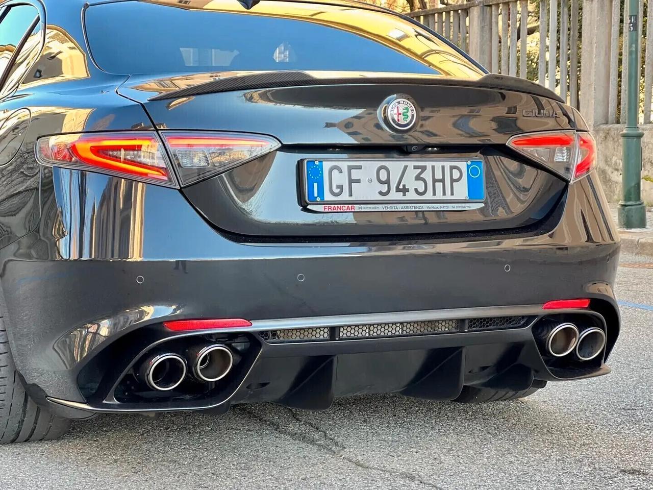 Alfa Romeo Giulia 2.9 T V6 AT8 Quadrifoglio