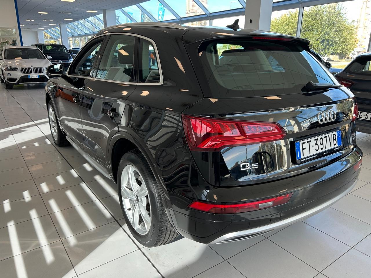 Audi Q5 40 TDI quattro S tronic Business Sport
