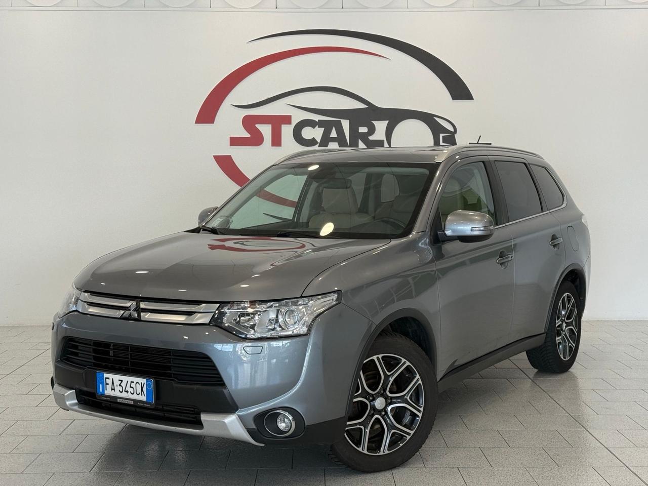Mitsubishi Outlander 2.2 DI-D 4WD Instyle 7p. *PELLE *TETTO * NAVI