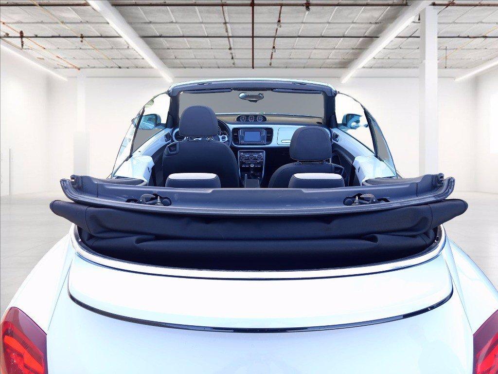 VOLKSWAGEN Maggiolino Cabrio 2.0 tdi Design 110cv del 2017