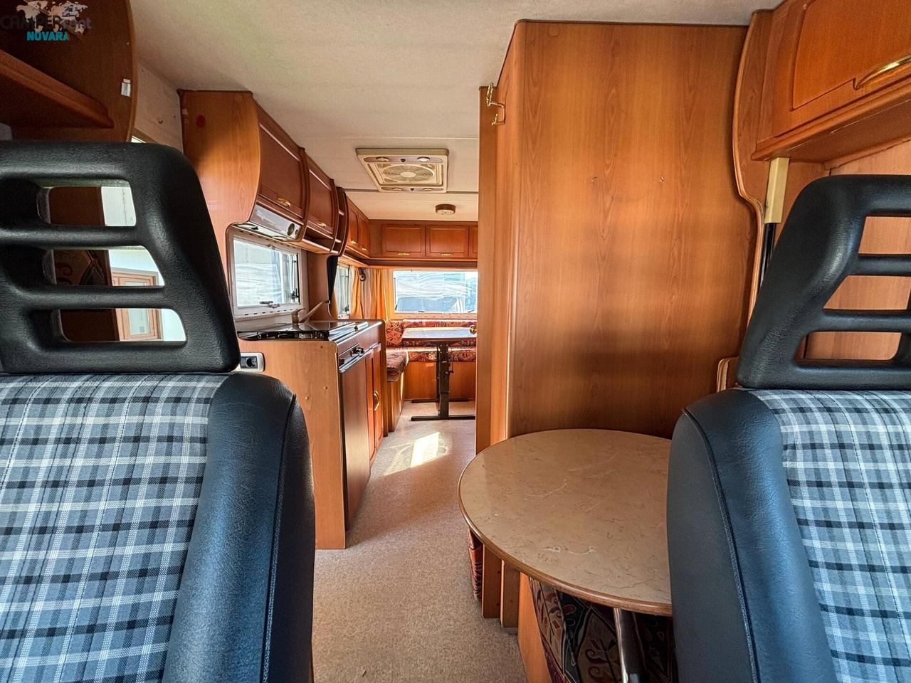 ELNAGH SLEEK 540 - Semintegrale con Dinette a ferro di cavallo in coda