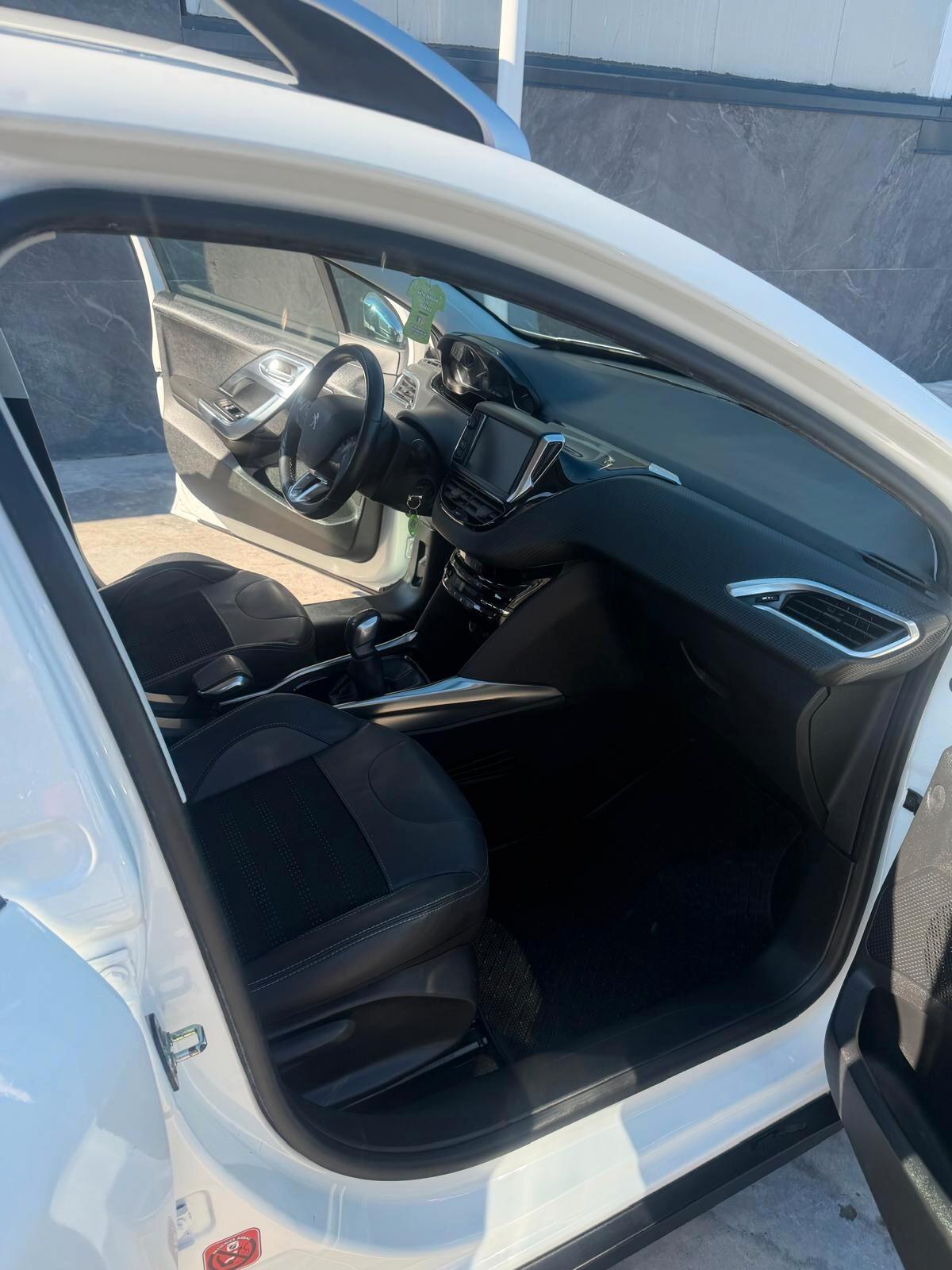 Peugeot 2008 1.6 e-HDi 92 CV Stop&Start Allure