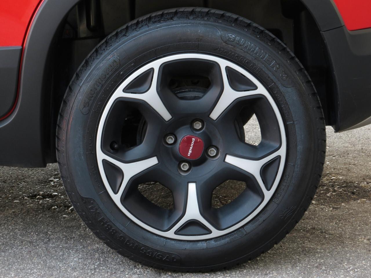Fiat Panda Cross 1.0 firefly hybrid Cross. km 40.900. tagliandi