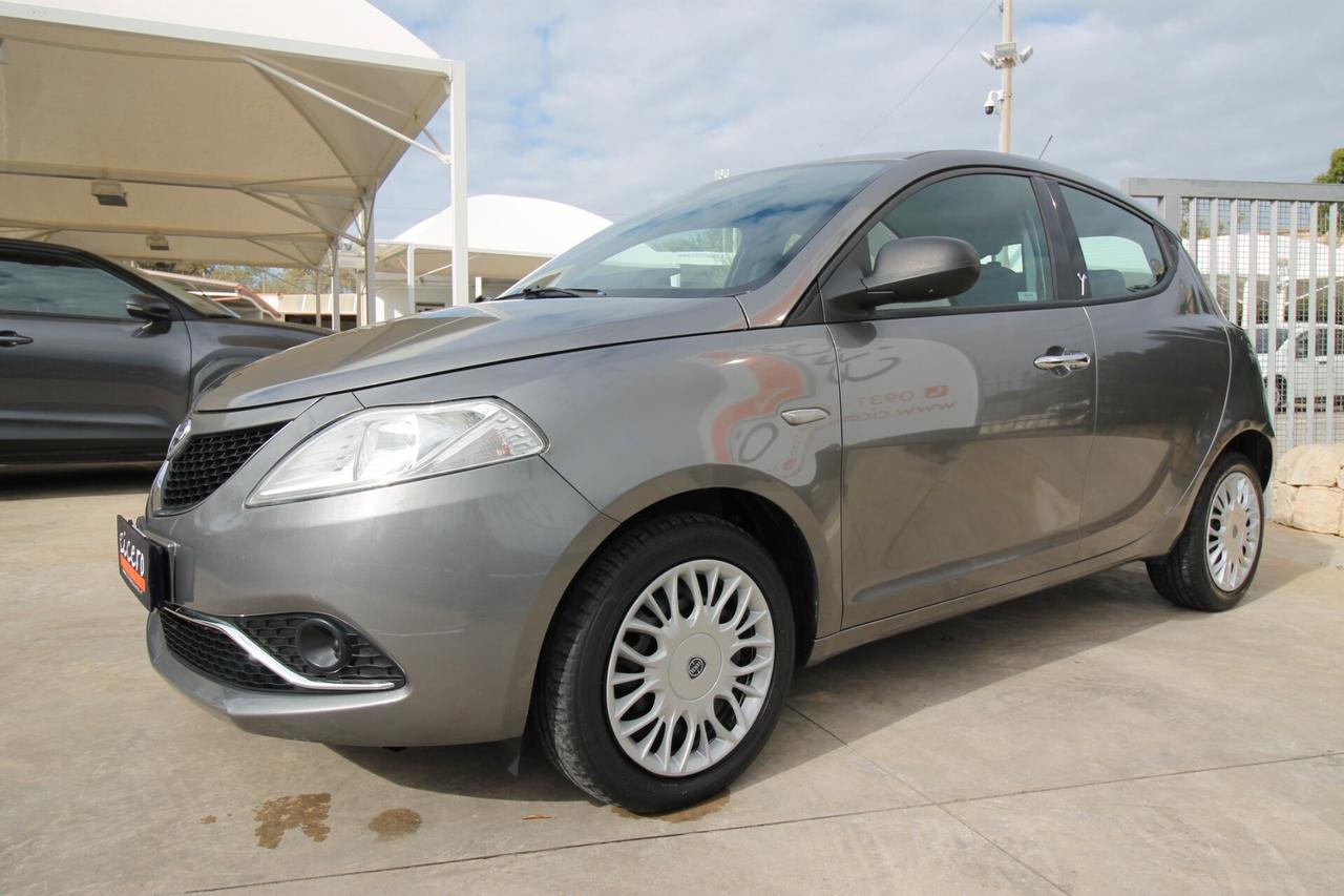 Lancia Ypsilon 1.3 MJT 95 CV Silver|71000KM|2017