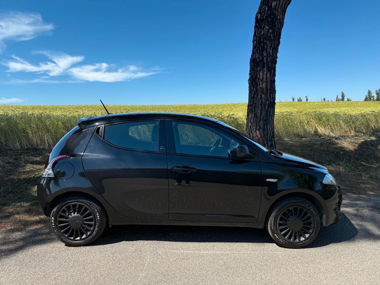 Lancia Ypsilon hybrid