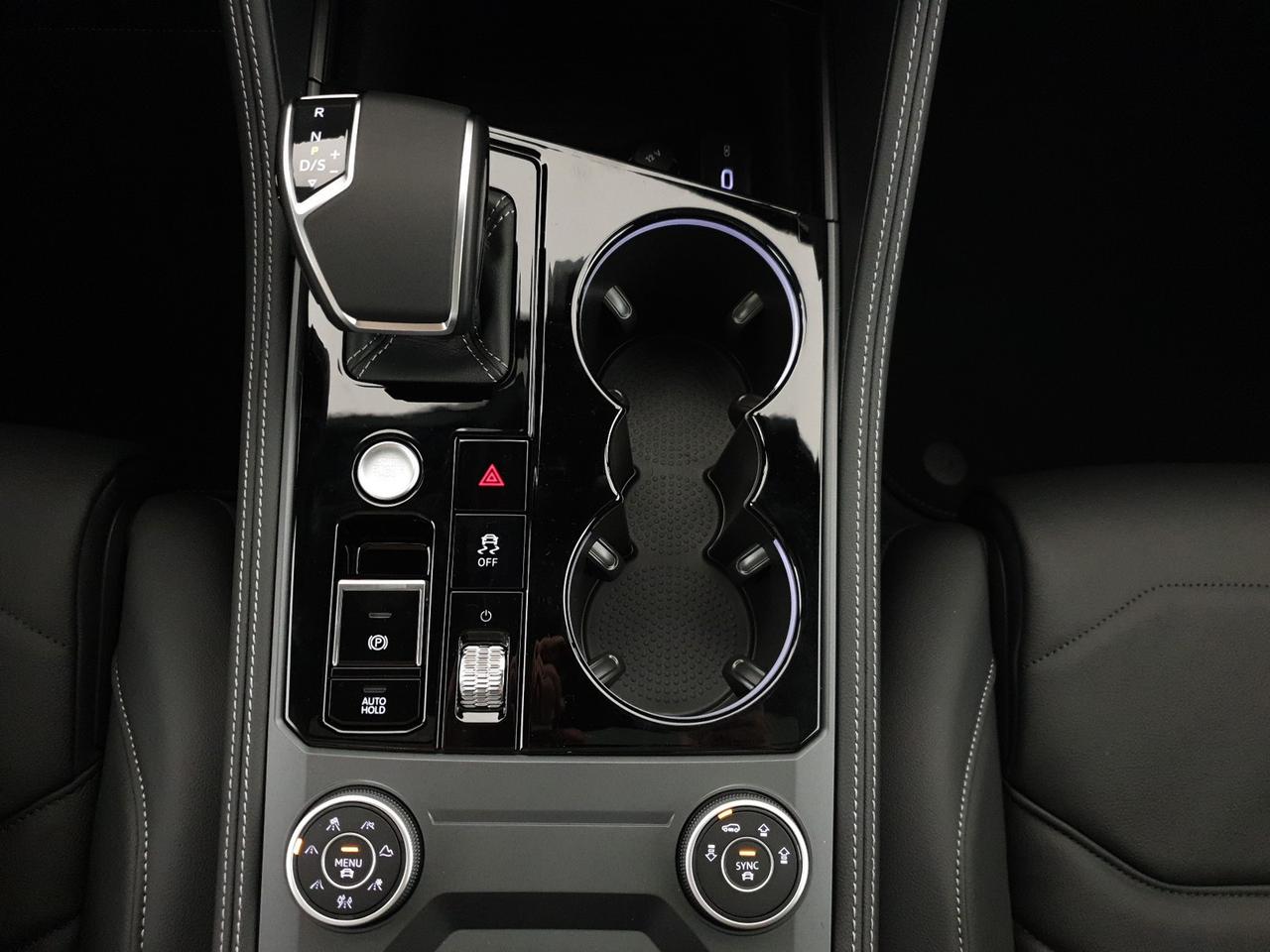 Volkswagen Touareg 3.0 v6 tdi scr r-line 231cv auto