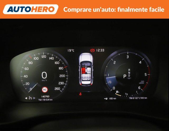 VOLVO XC40 D3 AWD Geartronic Momentum Pro