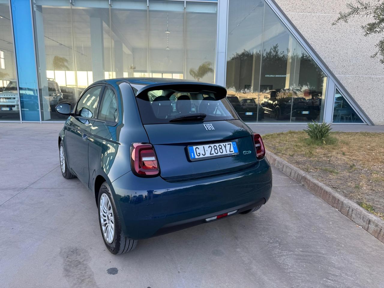 Fiat 500e La Prima