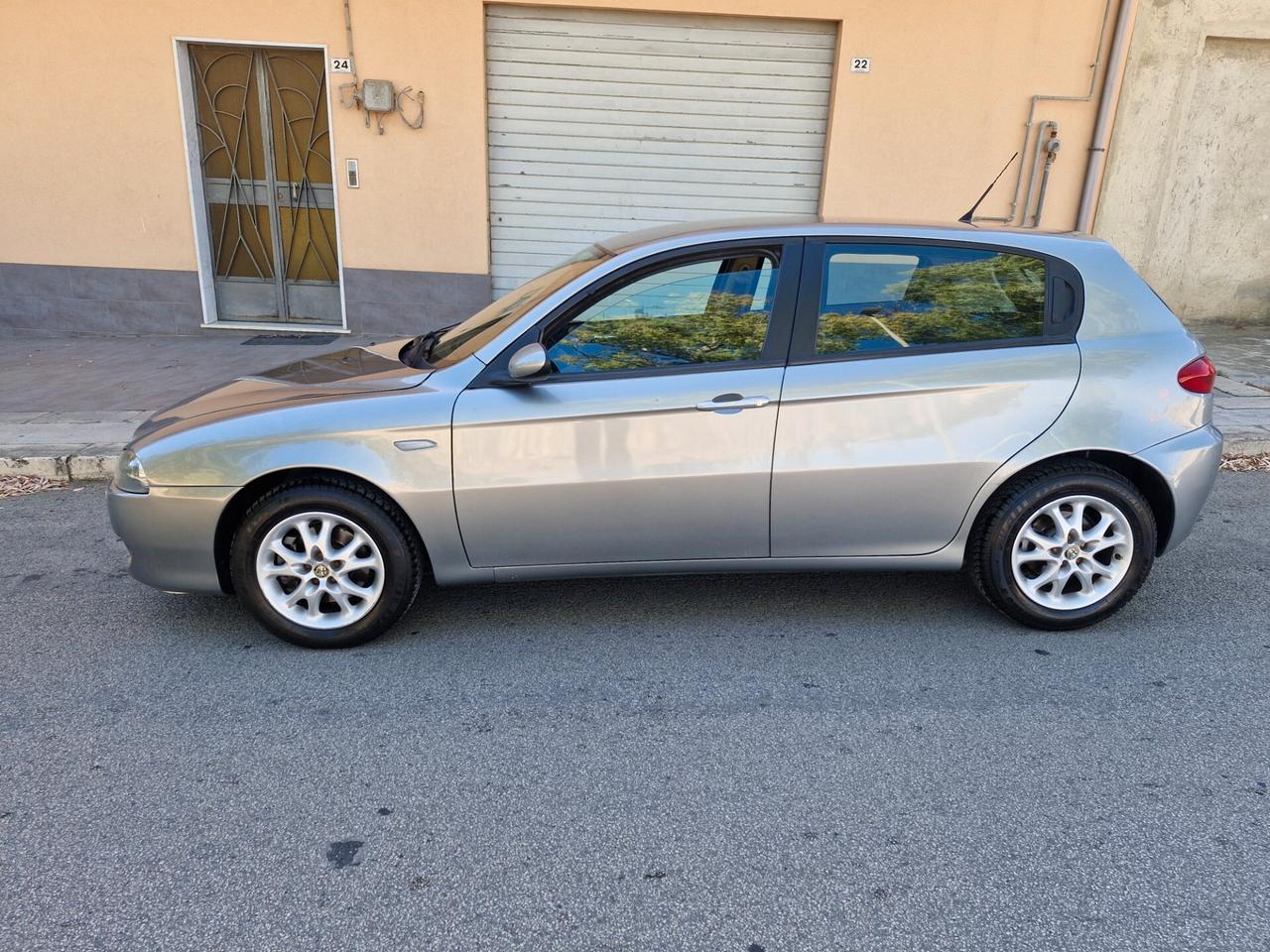 Alfa Romeo 147 1.9 JTD M-JET 16V 5 porte Dist.