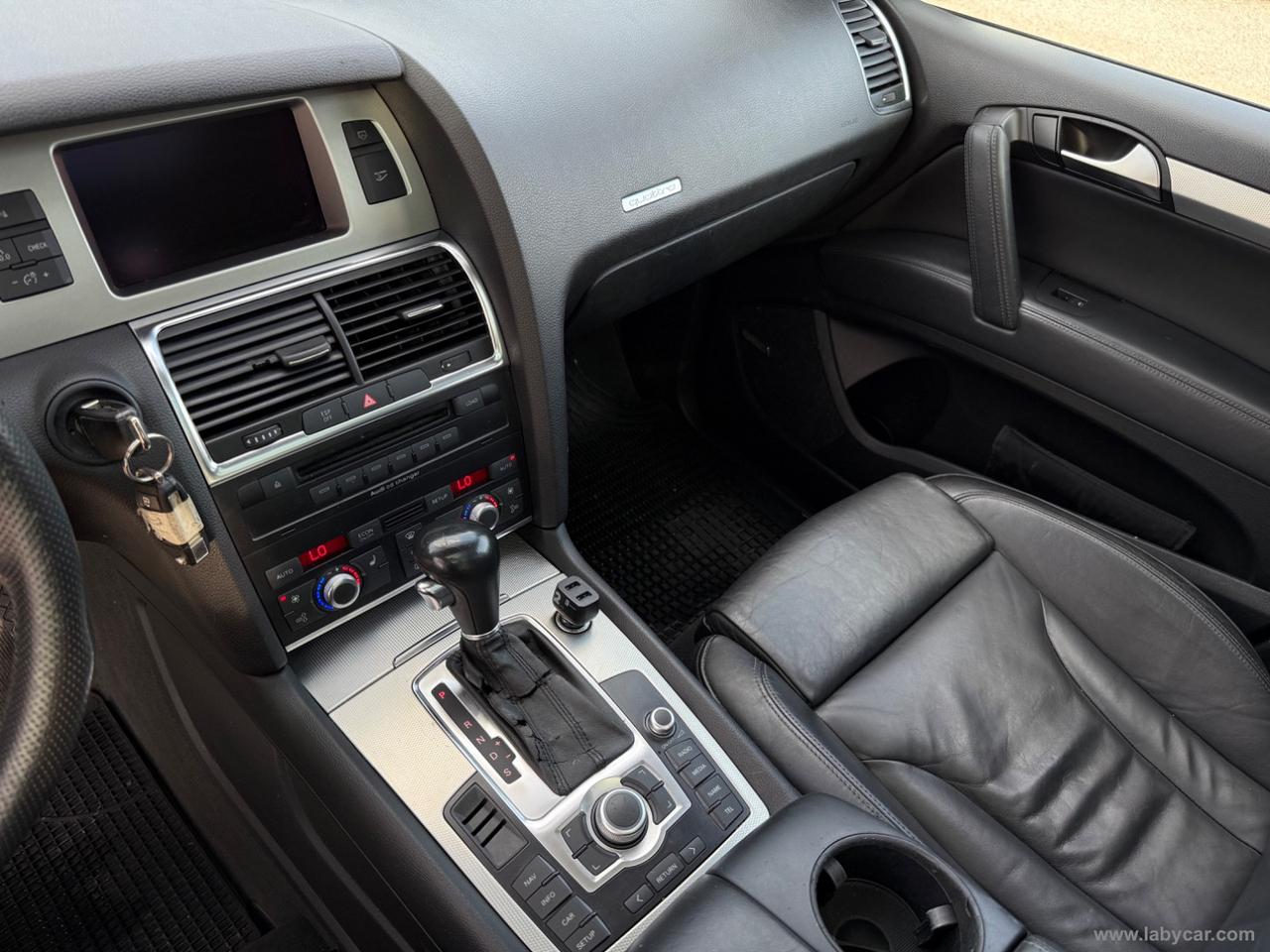 AUDI Q7 4.2 V8 TDI quattro tiptronic