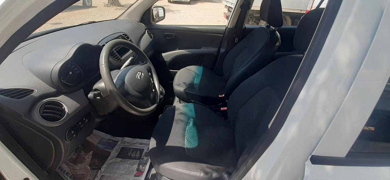 Hyundai i10 2011 - 1.1 benzina Lb automobili