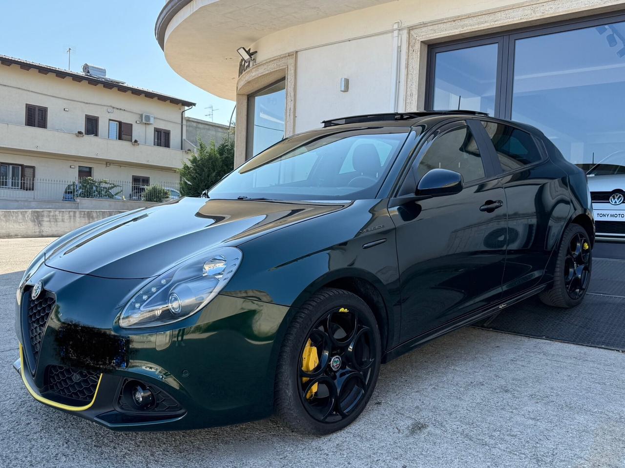 ALFA GIULIETTA VELOCE TOTAL BLACK TETTO APRIBILE