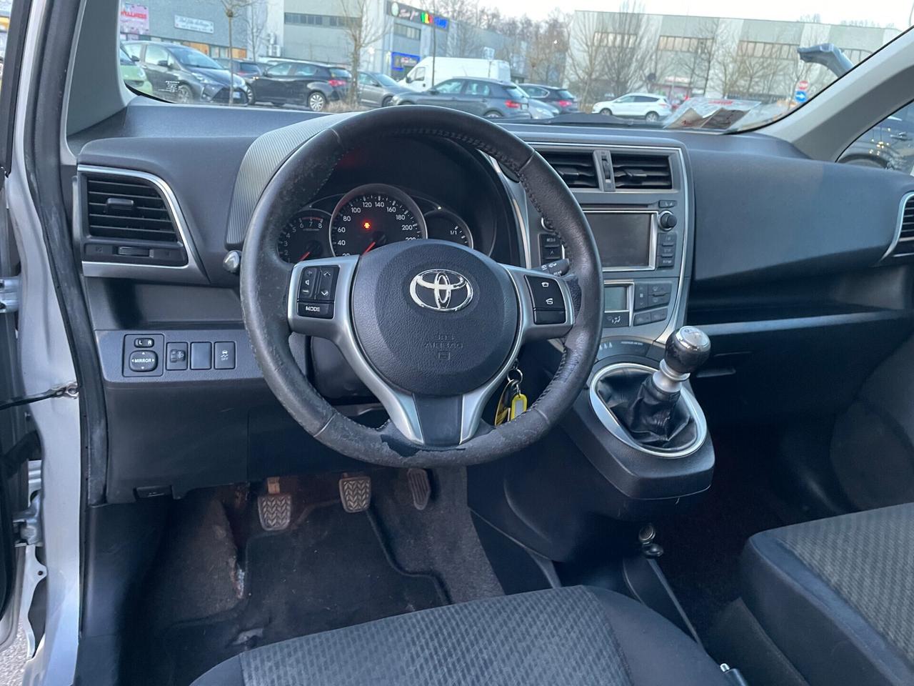 Toyota Verso-S 1.3 MT Active*Neopatentati*retrocamera*