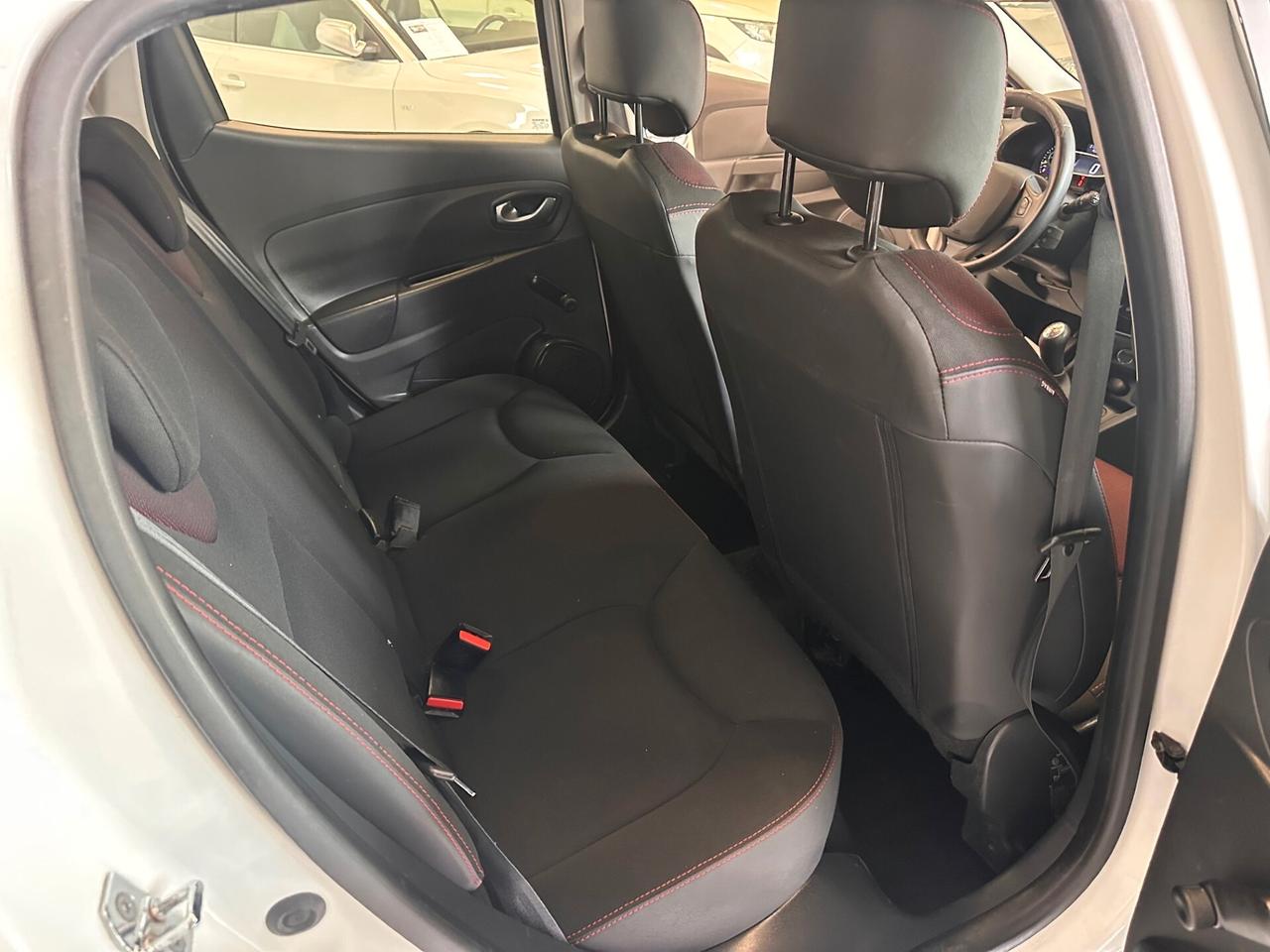 RENAULT CLIO 1.5 DCI AUTOCARRO 4 POSTI