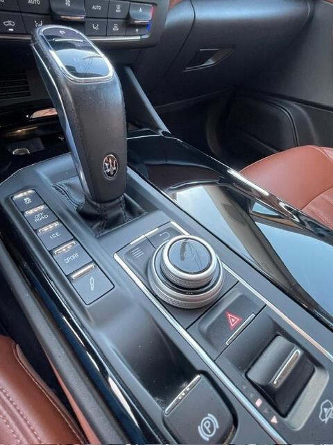 Maserati Levante s q4 430cv