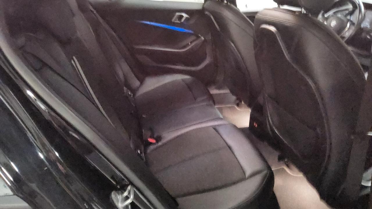 Bmw 118 118d 5p. Msport