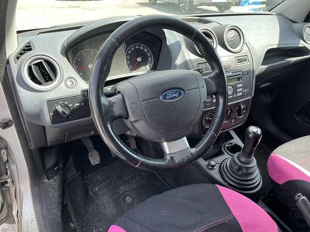 Ford Fiesta 1.2 16V 5p. Ghia