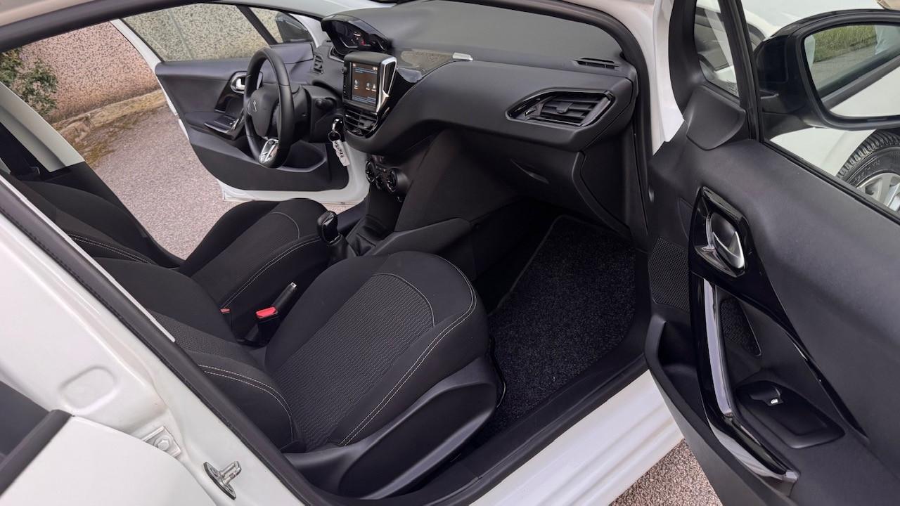Peugeot 208 PureTech 82 5 porte Allure