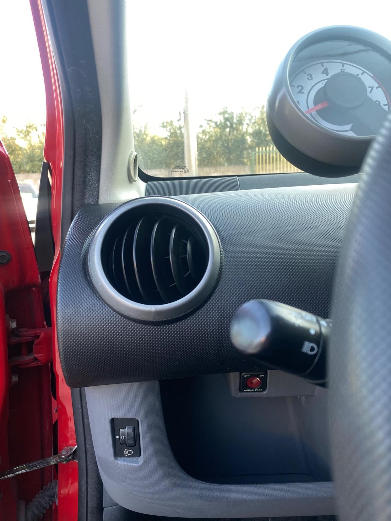 Toyota Aygo 1.0 12V VVT-i 5 porte Sol