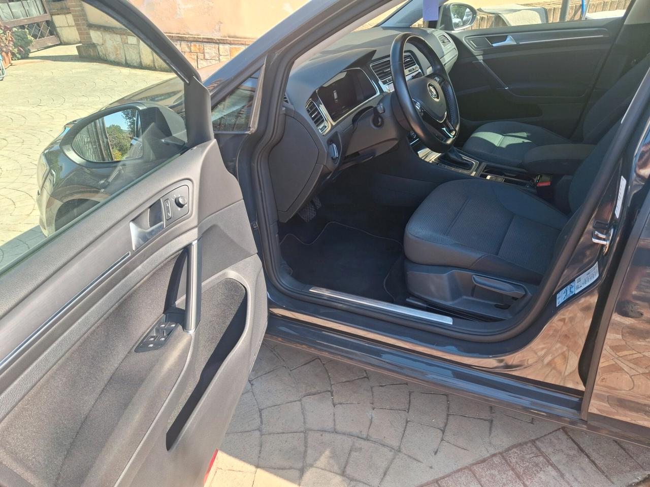 Volkswagen Golf e-Golf 136 CV elettrica