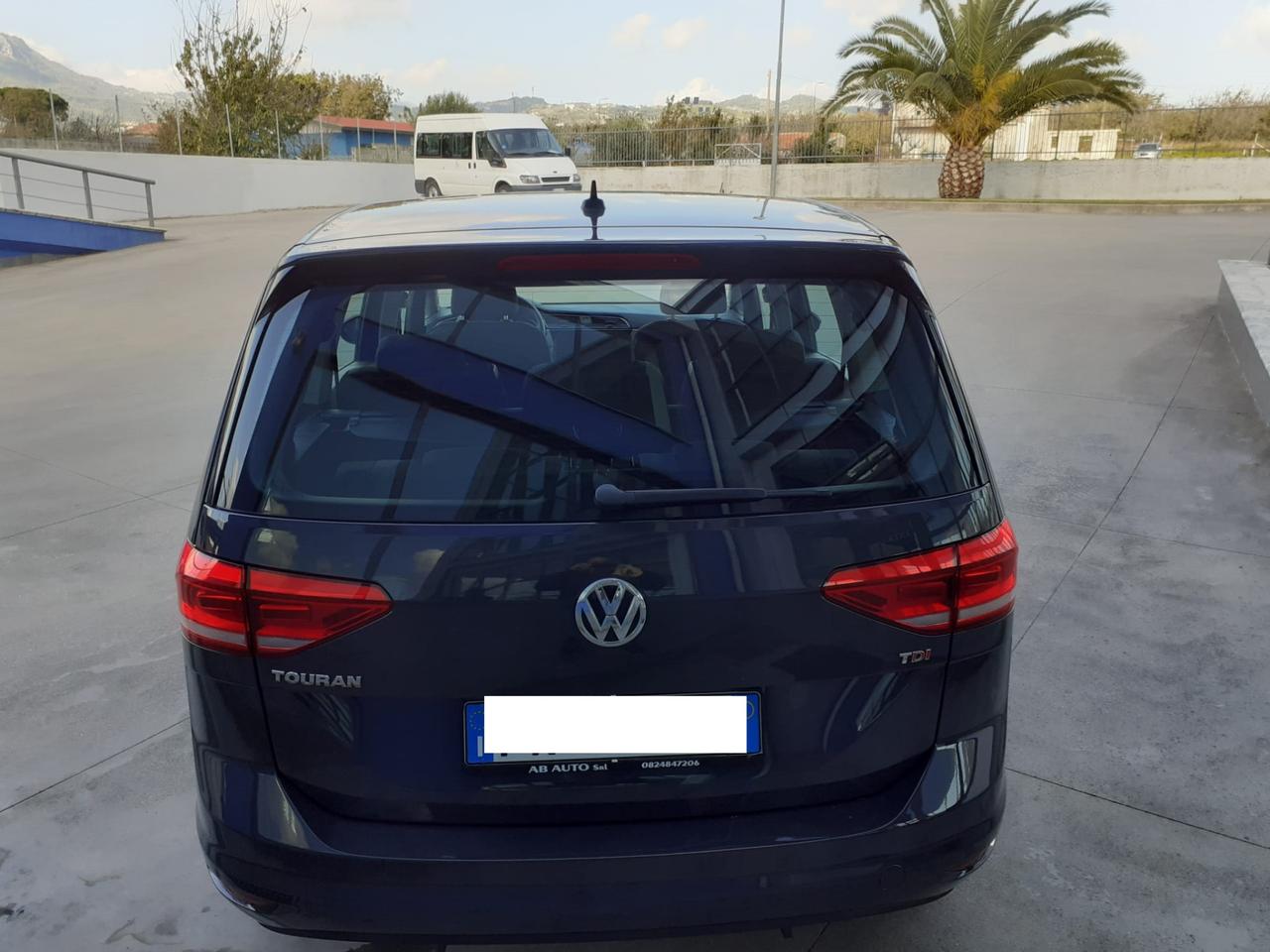 VW Touran 1.6 TDI 115 CV 7 POSTI anno 2017