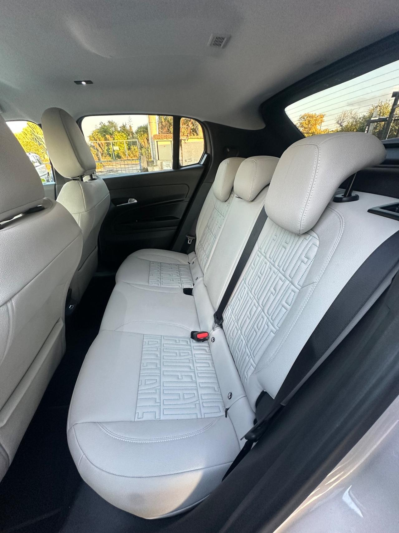 Fiat 600 Hybrid 100 CV DCT MHEV La Prima