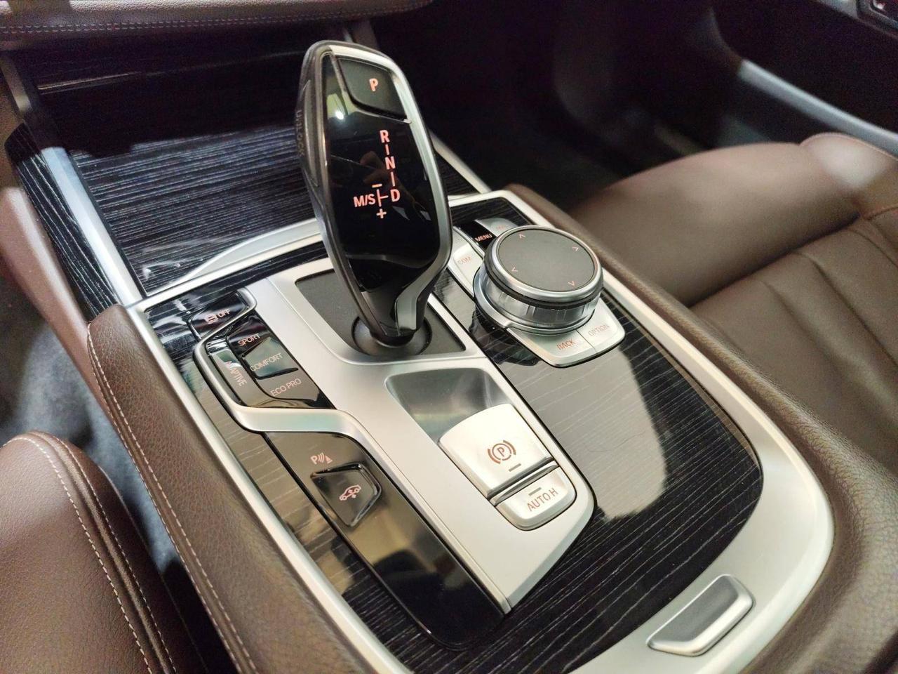 BMW Serie 7 730d xDrive 48v MSport