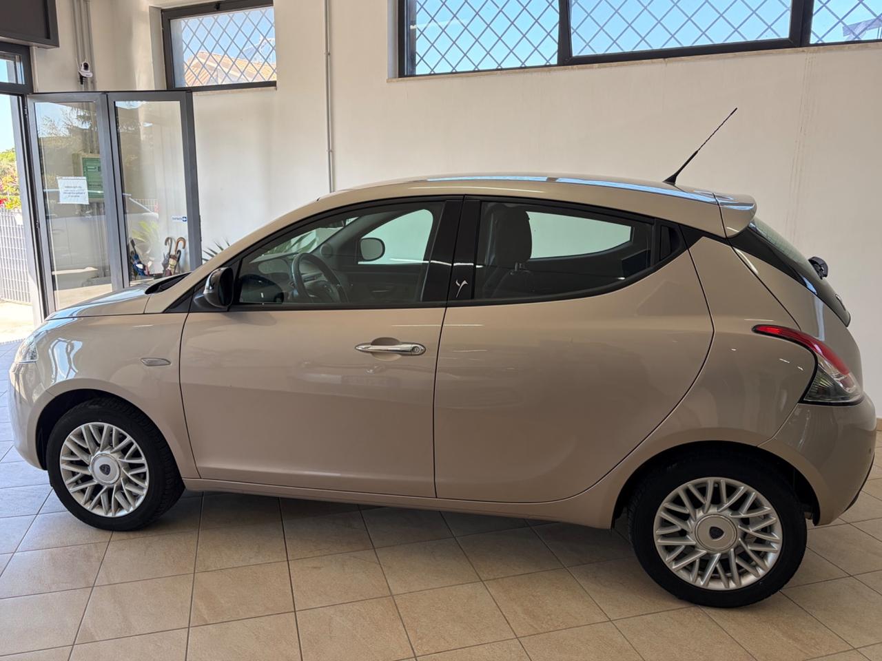 Lancia Ypsilon 1.2 69 CV 5 porte Elle