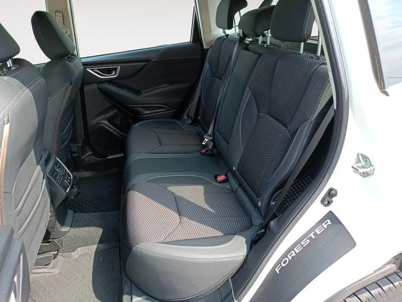 SUBARU Forester 2.0i e-boxer 4dventure lineartron