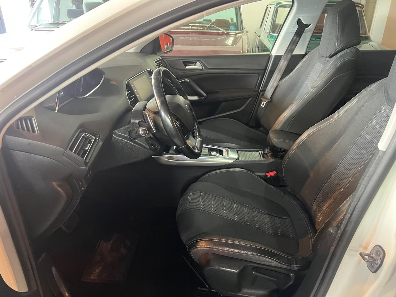 Peugeot 308 BlueHDi 130 S&S SW Business