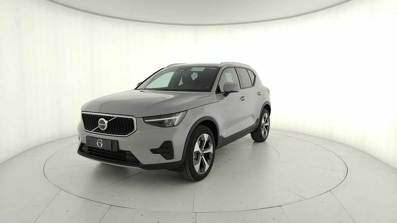 VOLVO XC40 Core B3 AUT