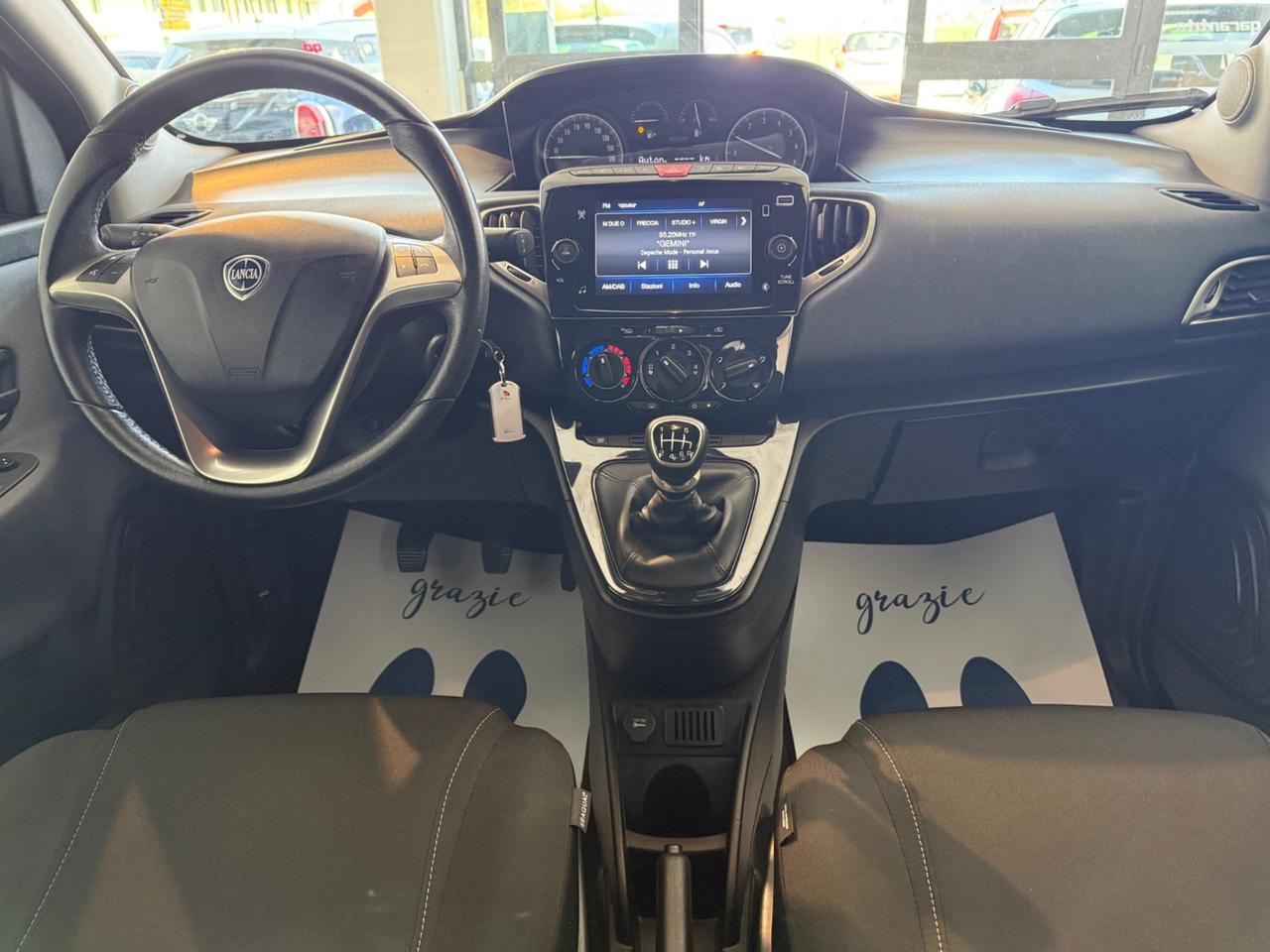 Lancia Ypsilon 1.0 FireFly 5 porte S&S Hybrid Ecochic Gold