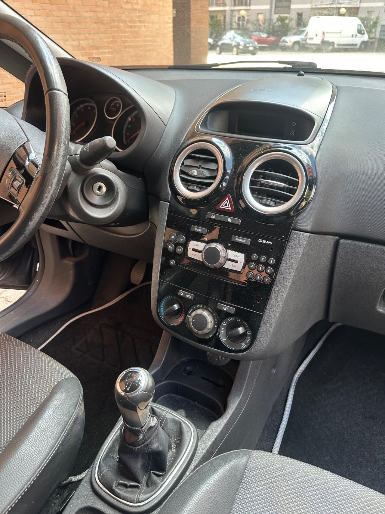 Opel Corsa 1.2 5 porte Easytronic Enjoy
