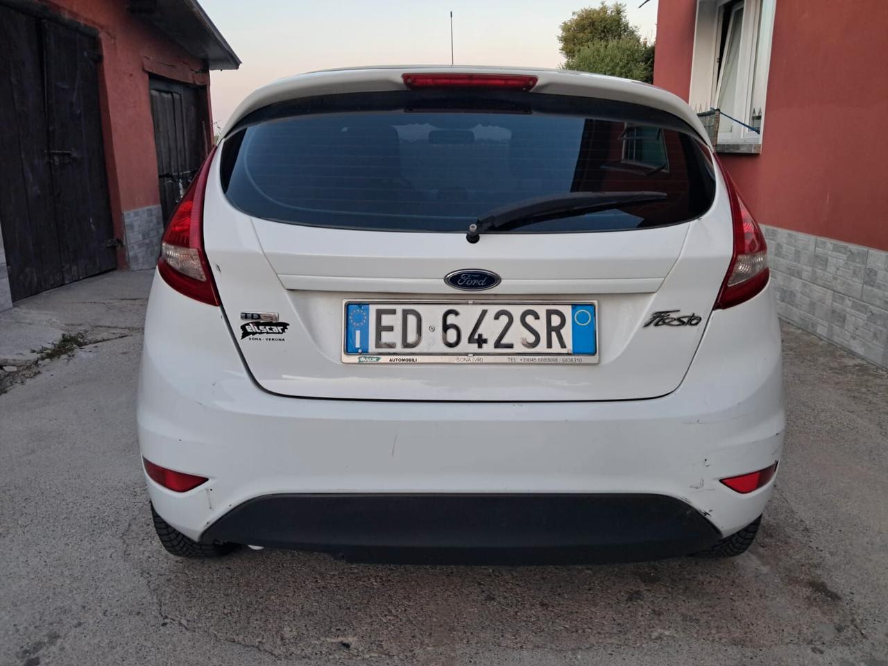 Ford Fiesta 1.4 TDCi 5p. Titanium neopatentati