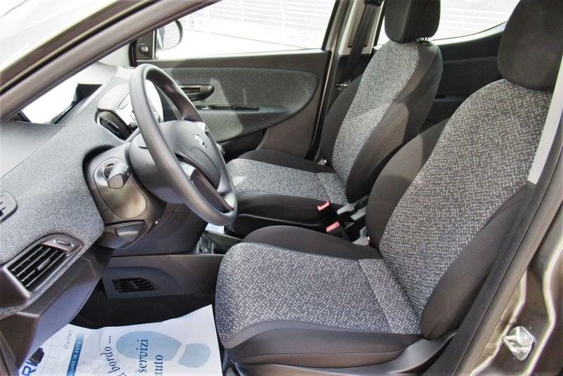 Lancia Ypsilon 1.0 FireFly 70cv S&S Hybrid SILVER solo 37.000 km !