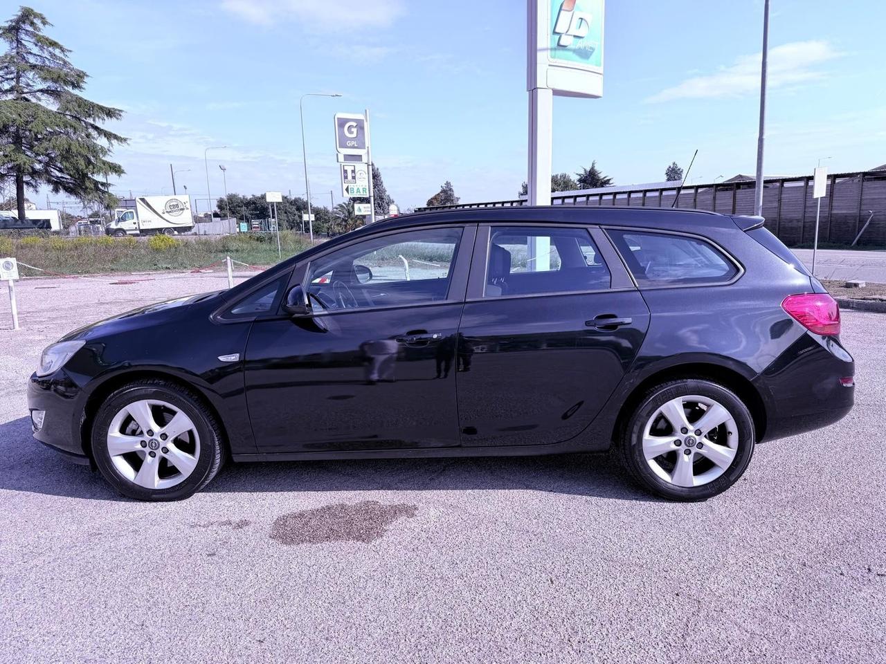 Opel Astra 1.7 CDTI 110CV Sports Tourer Cosmo